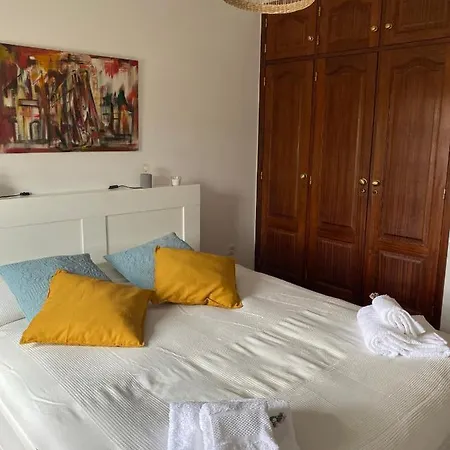 Casa Da Azinhaga אלנקר